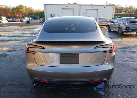 2024 Tesla Model 3 Performance All-Wheel Drive z USA, uszkodzony, nr VIN 5YJ3E1ET1RF871916